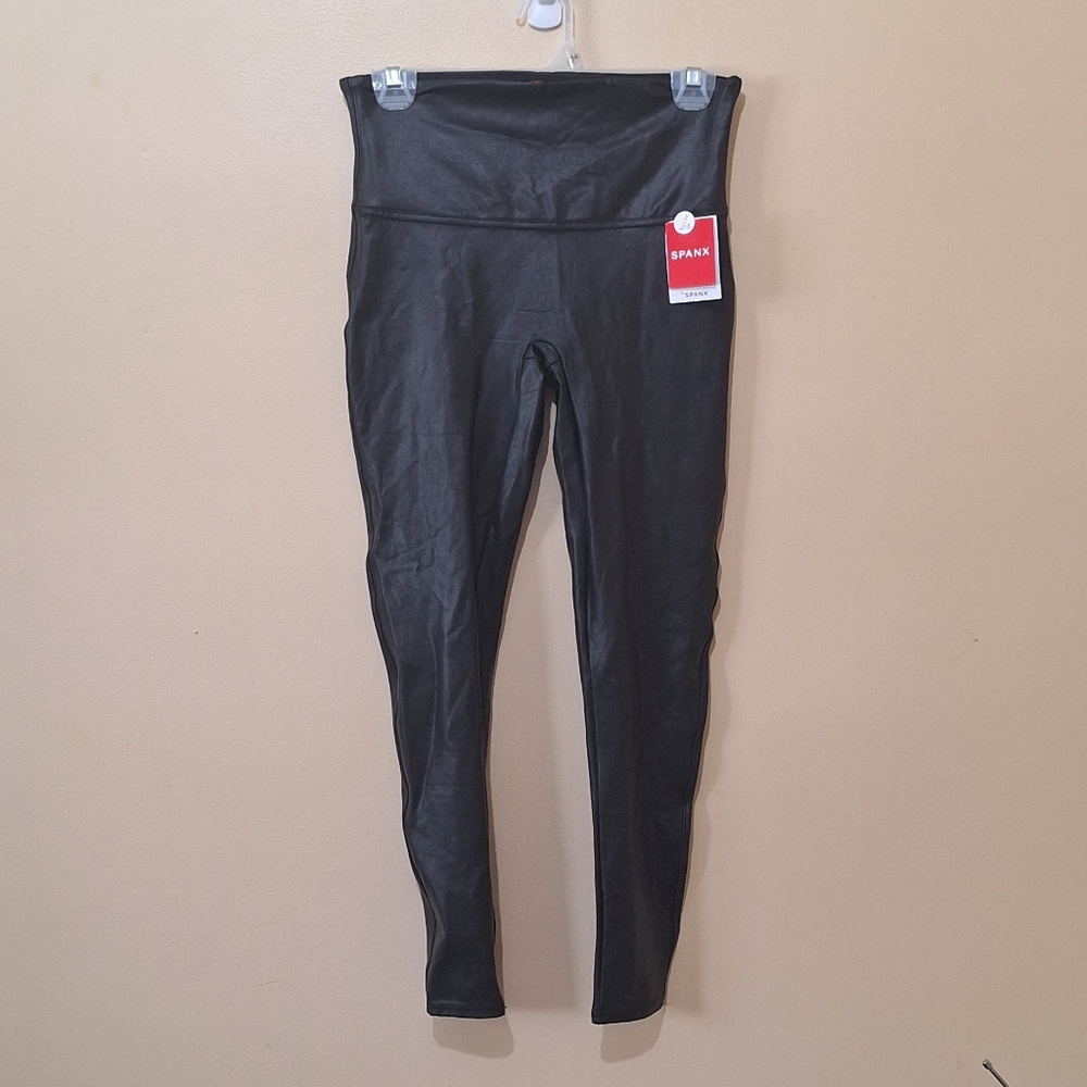 NWT Spanx Faux Leather Leggings Petite Black
